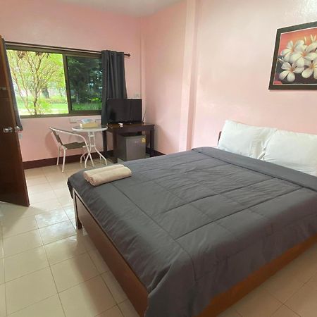 โพธิ์ทองริมทุ่ง Pothong Rimtung Hotel Fang Eksteriør bilde