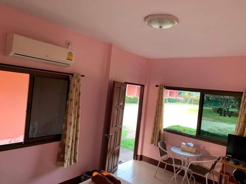 โพธิ์ทองริมทุ่ง Pothong Rimtung Hotel Fang Eksteriør bilde