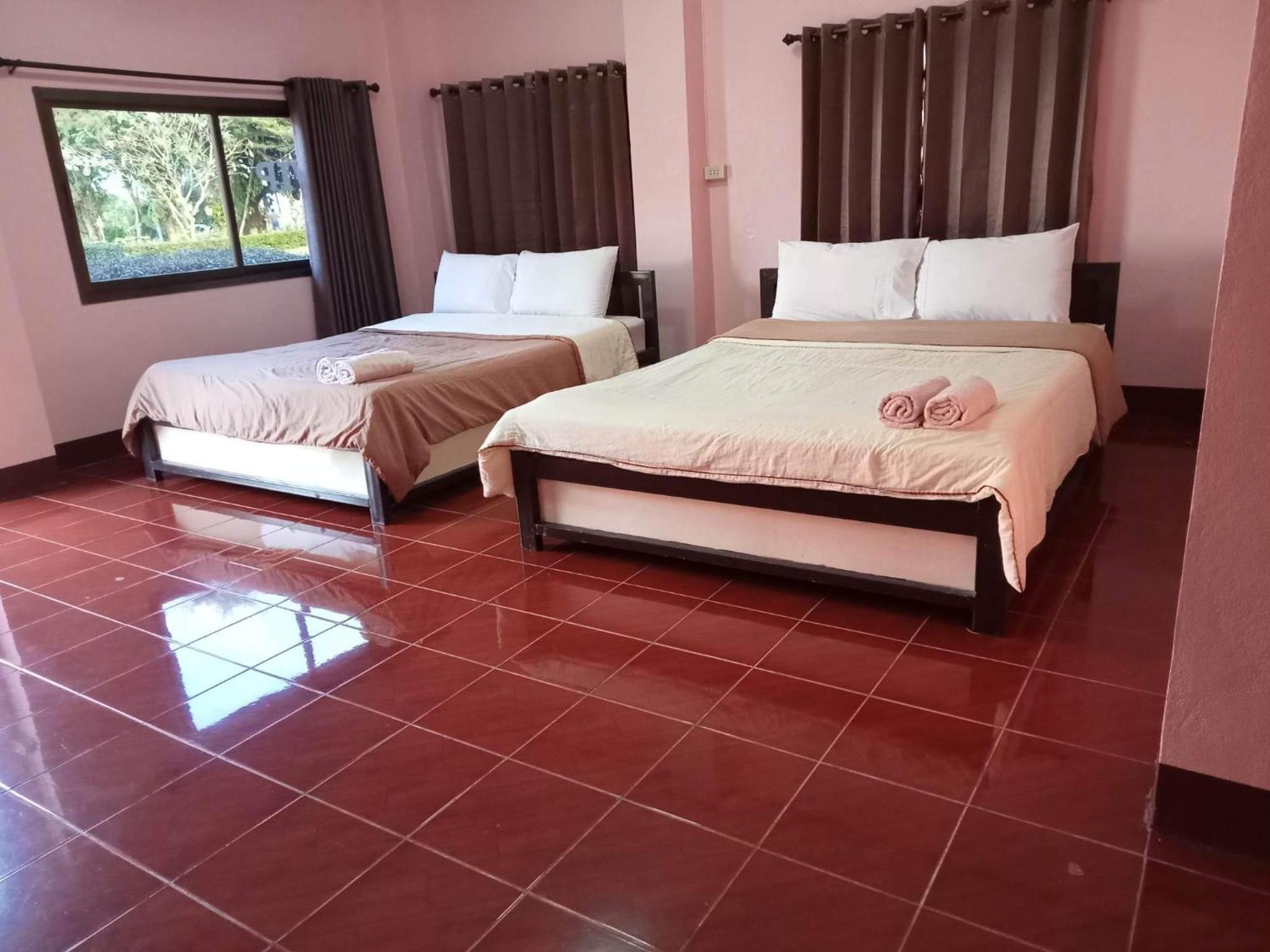 โพธิ์ทองริมทุ่ง Pothong Rimtung Hotel Fang Eksteriør bilde