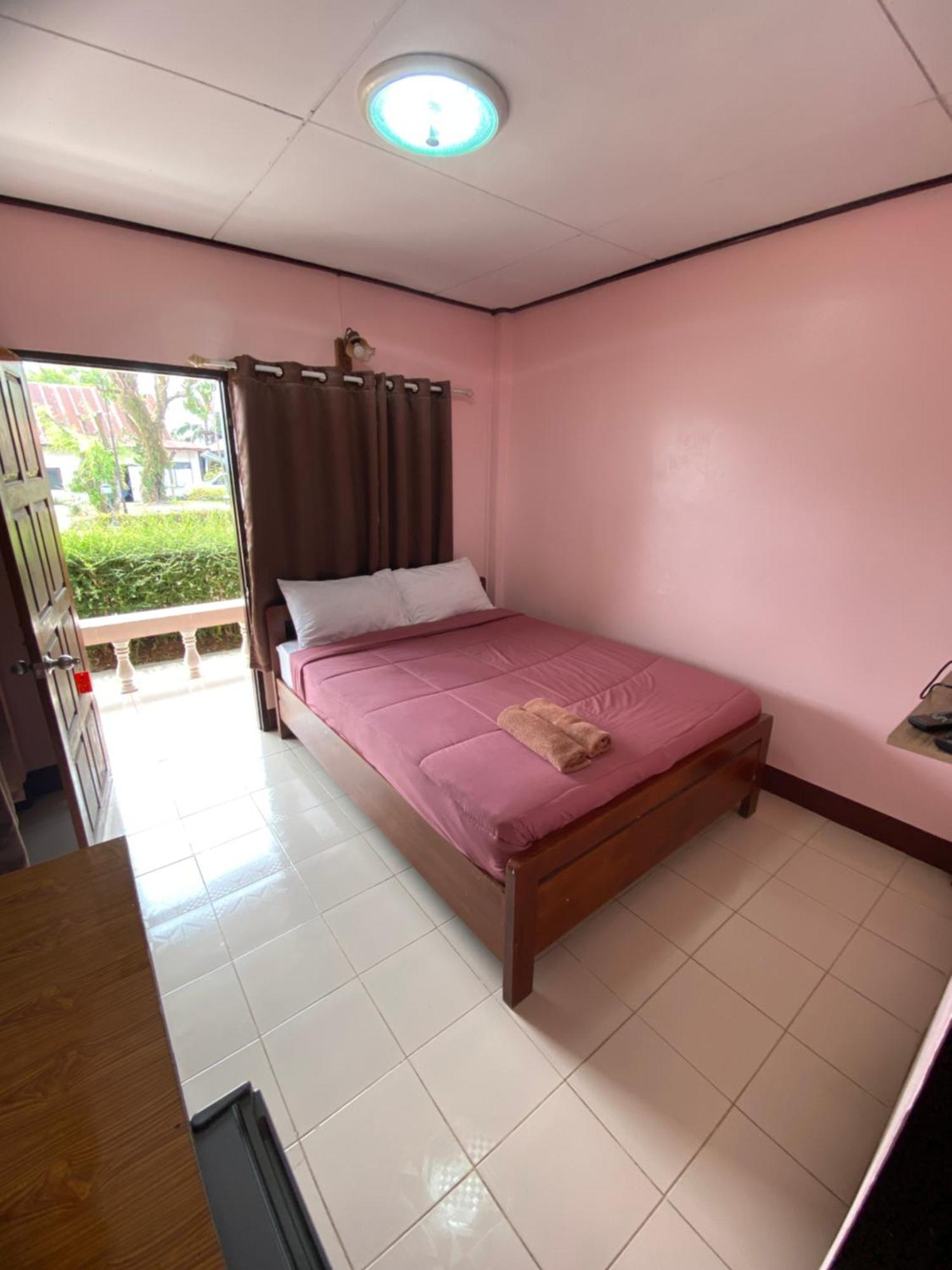 โพธิ์ทองริมทุ่ง Pothong Rimtung Hotel Fang Eksteriør bilde