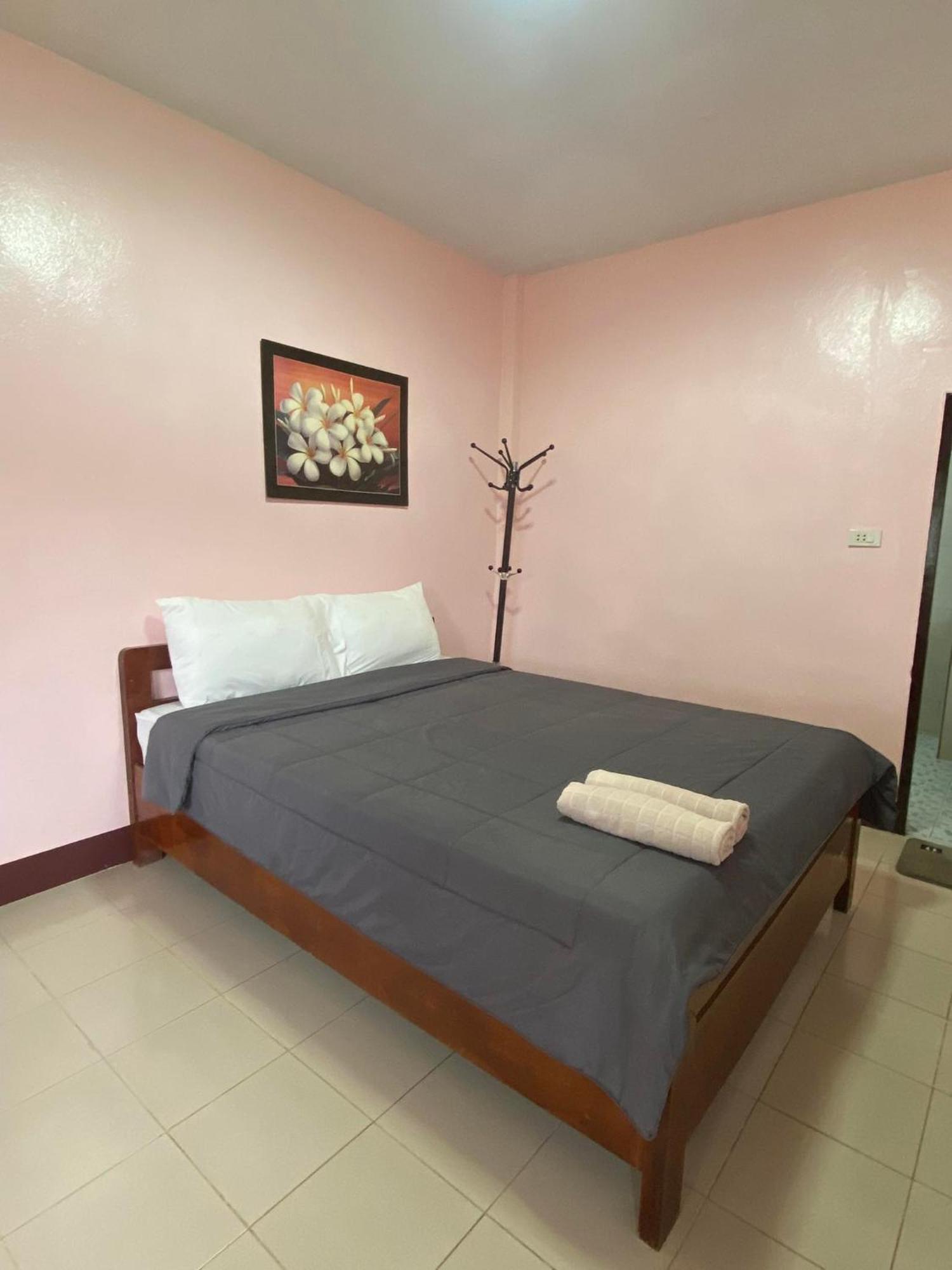 โพธิ์ทองริมทุ่ง Pothong Rimtung Hotel Fang Eksteriør bilde