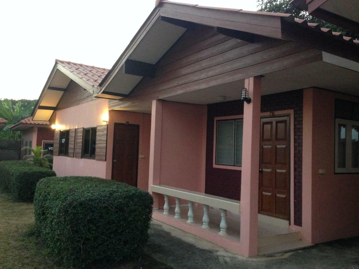 โพธิ์ทองริมทุ่ง Pothong Rimtung Hotel Fang Eksteriør bilde