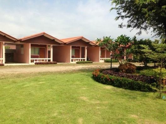 โพธิ์ทองริมทุ่ง Pothong Rimtung Hotel Fang Eksteriør bilde